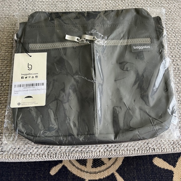Baggallini Bags Baggallini Comrade Crossbody Poshmark